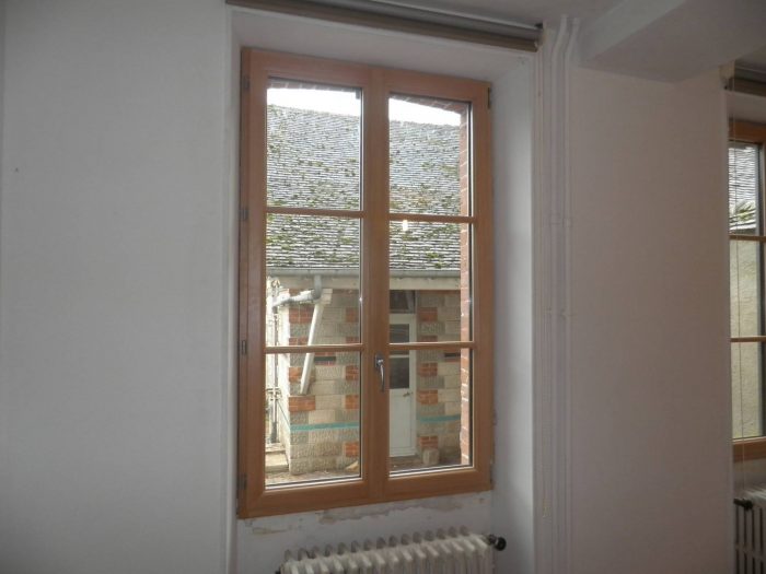 Fenêtre sur mesure bois intérieur alu extérieur