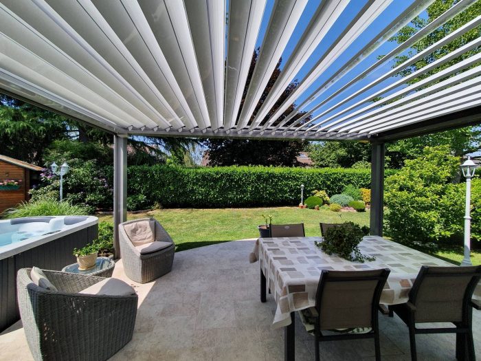 Pergola avec lames orientables