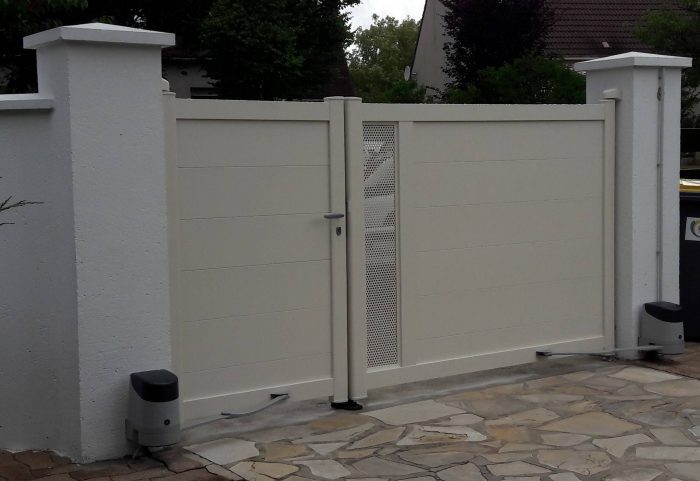 Portail aluminium blanc