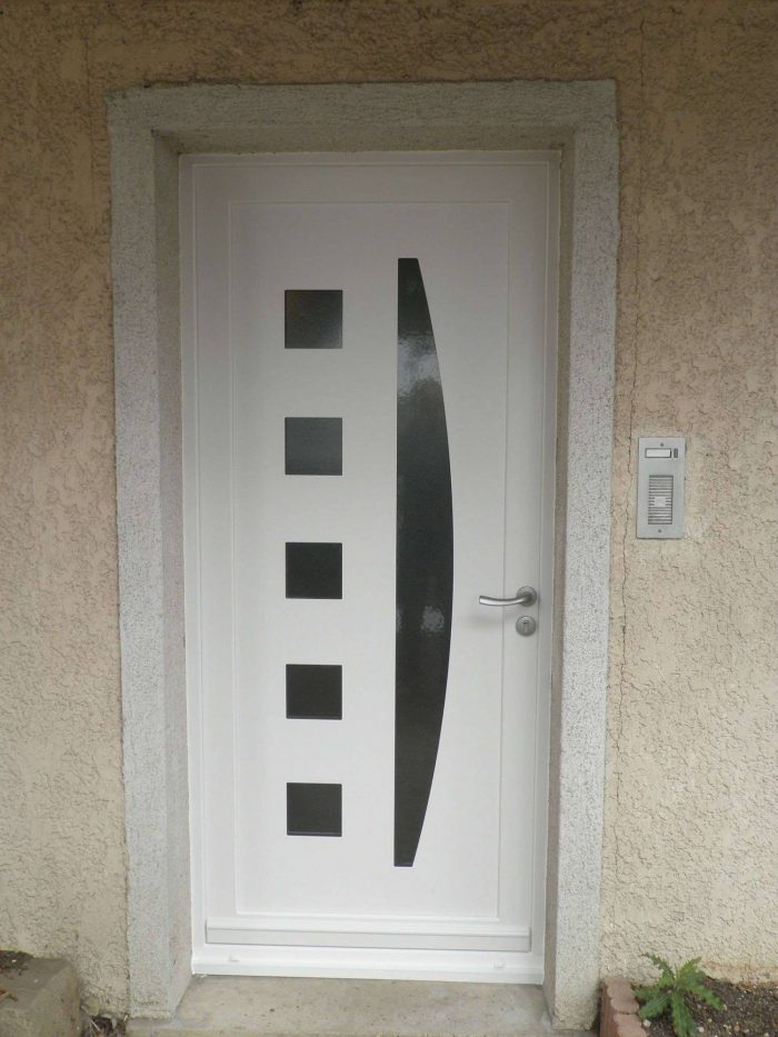 porte d'entrée pvc morderne