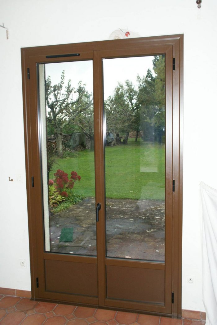 Porte fenêtre aluminium couleur bois