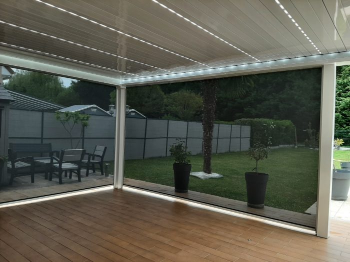 pergola vue intérieure stores